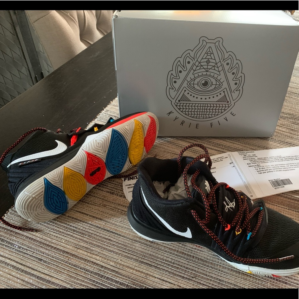 Nike Kyrie Five - BOYS SIZE 5 - $90 or Best offer